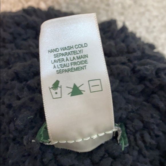 Roots Black Christmas hat with silver thread - Picture 9 of 9